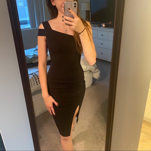 Likely Dresses & Skirts - LIKELY Packard Black One Shoulder Midi Dress